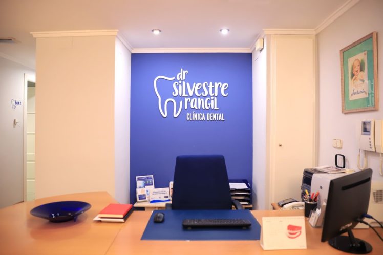 Recespcion clinica dental Dr Silvestre